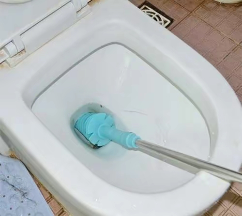 疏通马桶最有效的办法（疏通马桶最有效的办法图片）