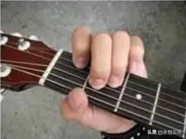 古典吉他入门指法图解(古典吉他快速入门)