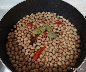 水煮花生米的做法及配料（花生米的做法大全简单又好吃）