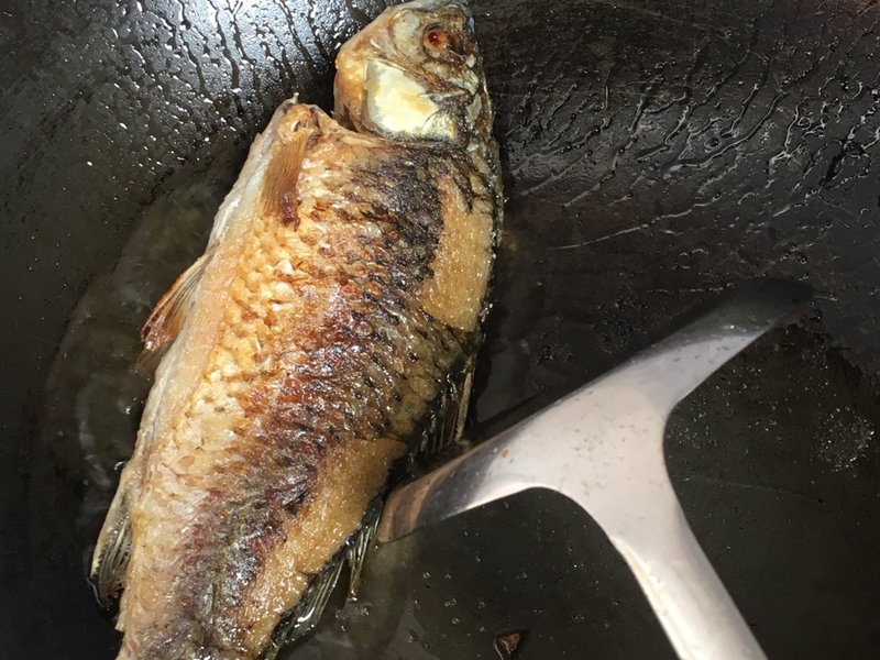 鲫鱼汤催奶的做法（鲫鱼汤催奶的做法大全）