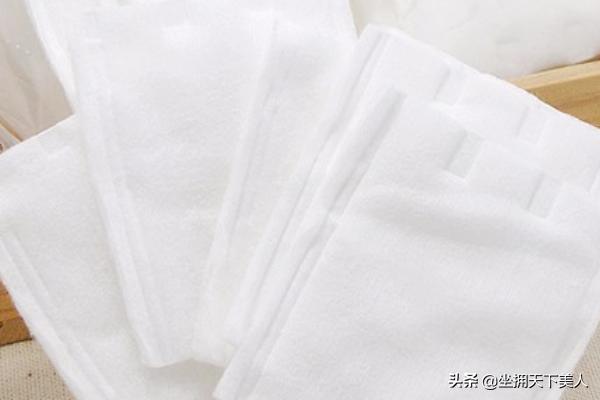 化妆棉和卸妆棉的区别(化妆棉和卸妆棉有什么不同)